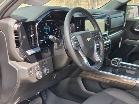 Used 2026 Chevrolet Silverado 1500 LT image 12