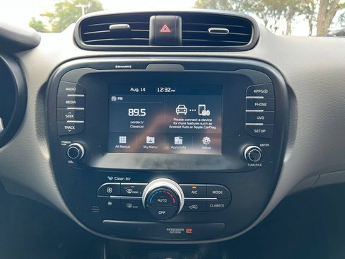 Used 2018 Kia Soul w/ Convenience Package FWD image 17