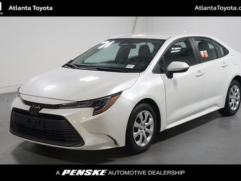 Certified 2025 Toyota Corolla LE FWD image 1