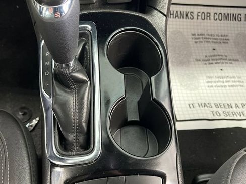 Used 2017 Chevrolet Cruze Premier FWD image 18