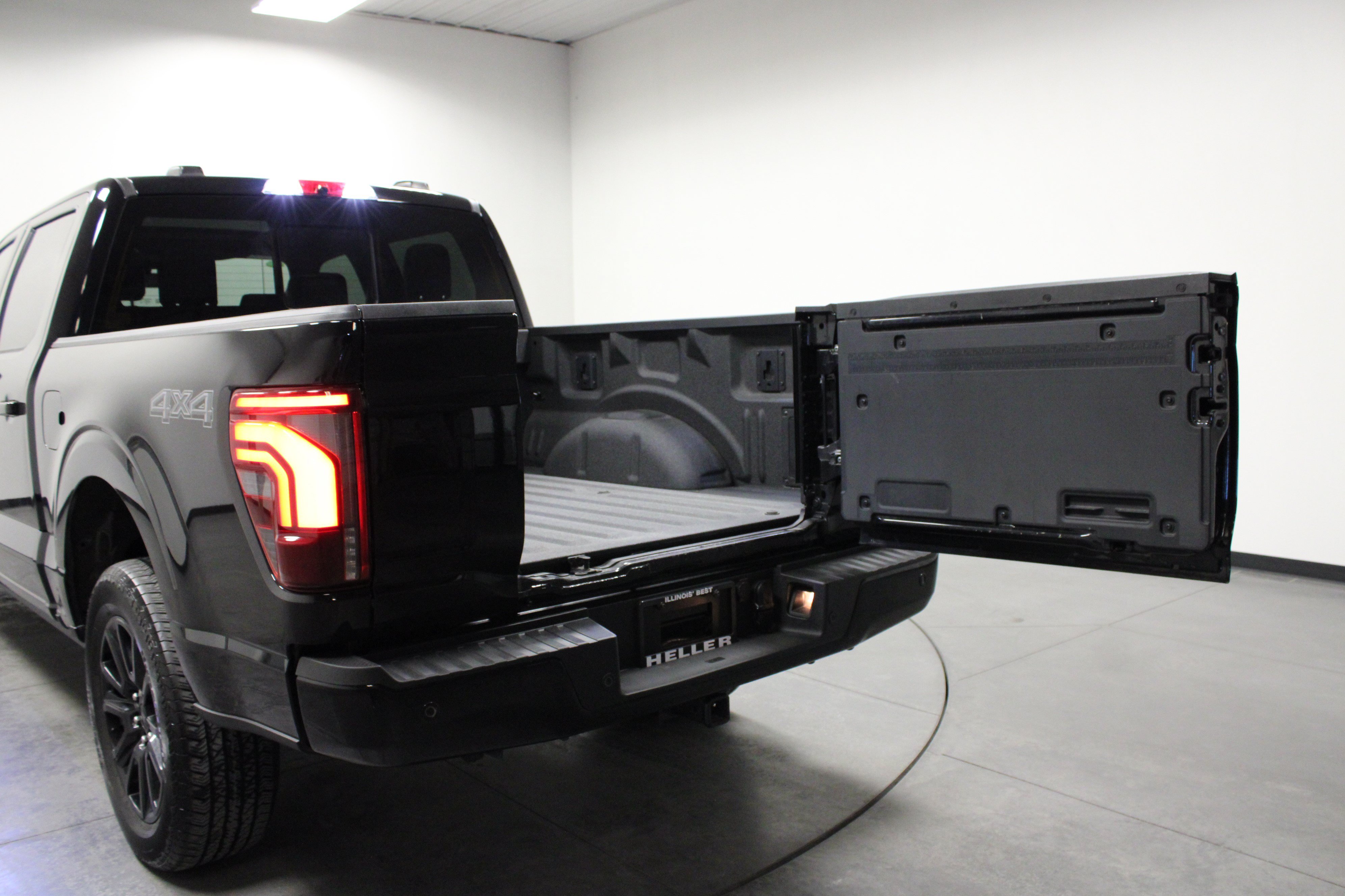 Used 2025 Ford F150 Platinum w/ Equipment Group 702A High AWD/4WD image 14