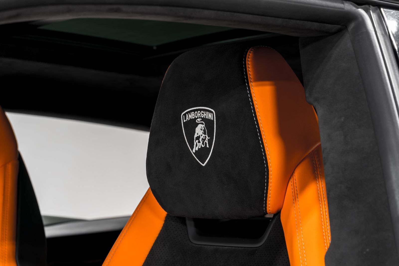Used 2022 Lamborghini Urus AWD/4WD image 21