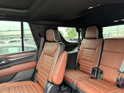 Used 2023 GMC Yukon Denali Ultimate AWD/4WD image 7