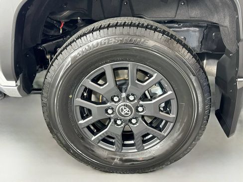 Used 2026 Toyota 4Runner SR5 AWD/4WD image 31