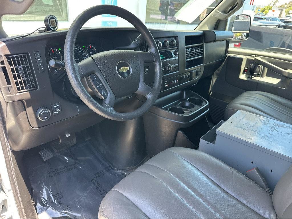 Used 2018 Chevrolet Express 2500 w/ Driver Convenience Package RWD image 14