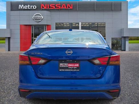 Certified 2025 Nissan Altima 2.5 SV FWD image 5
