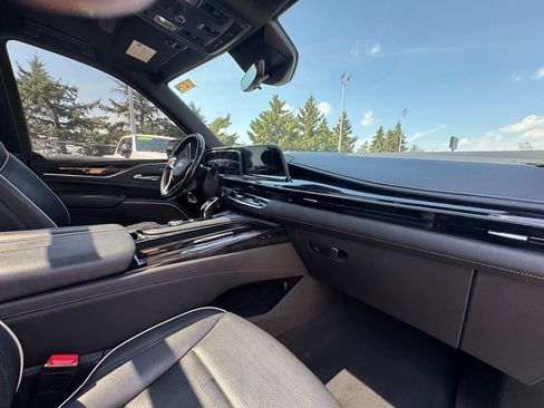 Used 2021 Cadillac Escalade ESV Sport AWD/4WD image 37