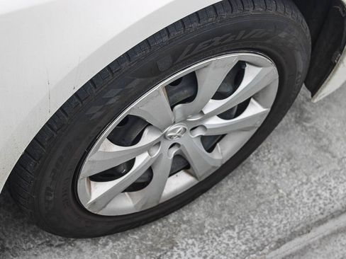 Used 2024 Toyota Corolla LE FWD image 17