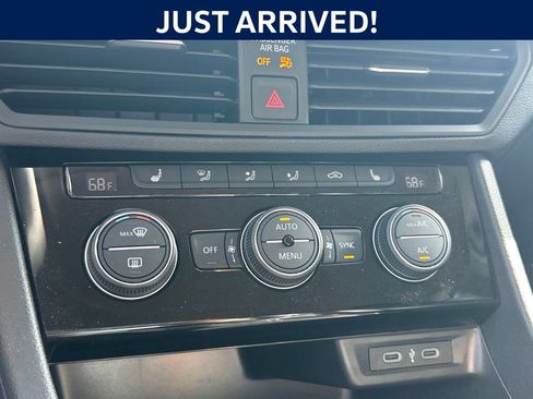 Certified 2023 Volkswagen Jetta SE FWD image 17