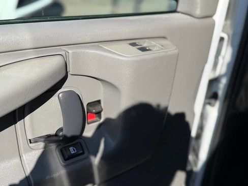 Used 2014 Chevrolet Express 2500 2500 3dr Cargo Van w/1WT image 5