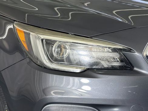 Used 2019 Subaru Outback 3.6R Limited w/ Popular Package #2 AWD/4WD image 11
