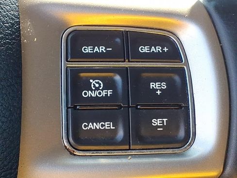 Used 2018 RAM 1500 Laramie AWD/4WD image 11