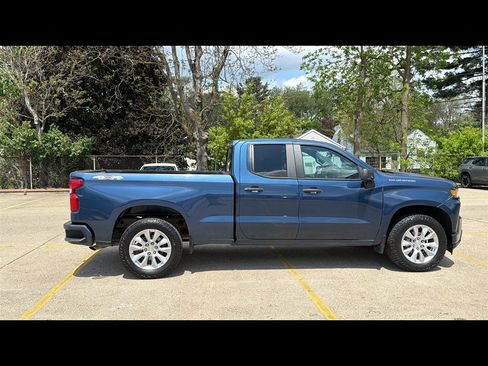 Used 2019 Chevrolet Silverado 1500 Custom w/ Custom Value Package AWD/4WD image 6