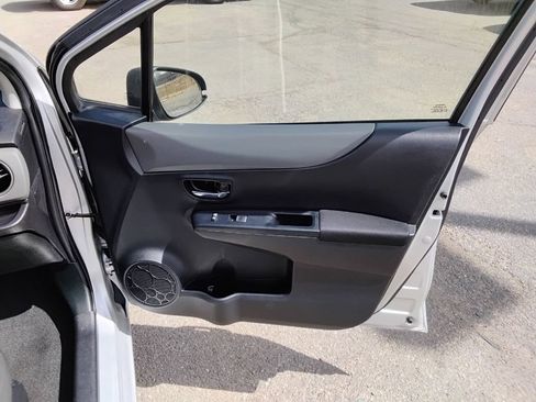 Used 2014 Toyota Yaris LE image 15