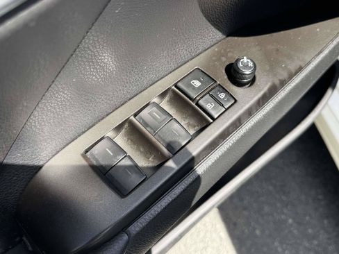 Used 2023 Toyota Camry SE AWD/4WD image 17