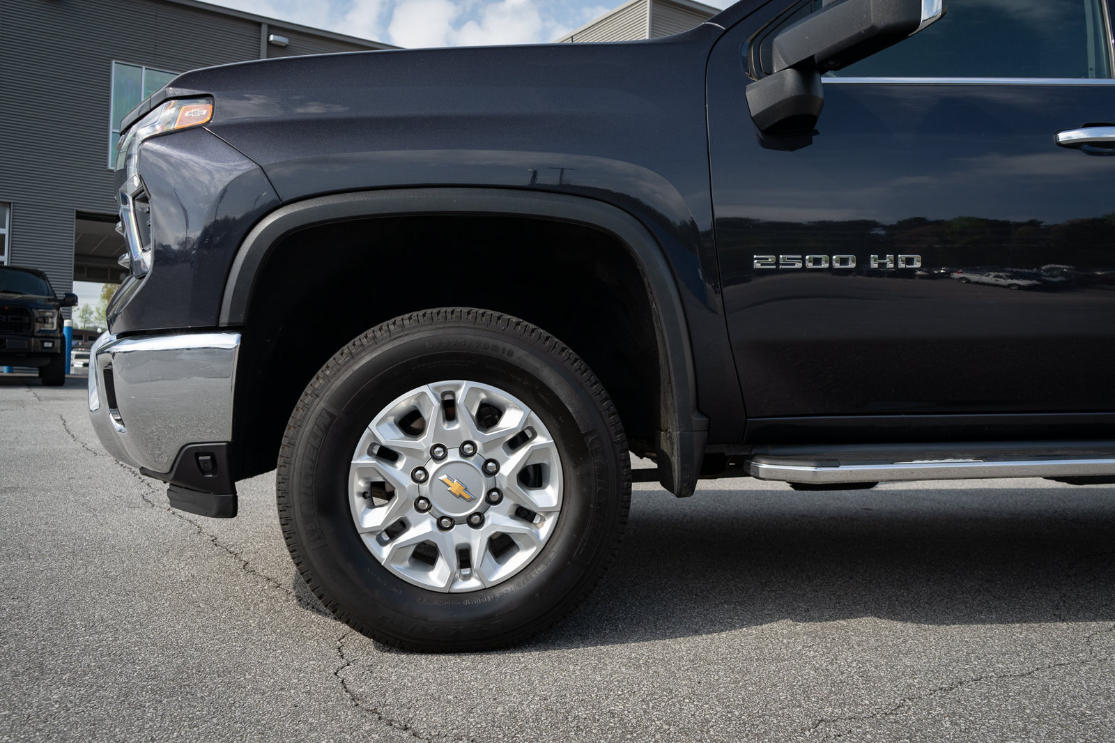 Used 2024 Chevrolet Silverado 2500 LTZ AWD/4WD image 4