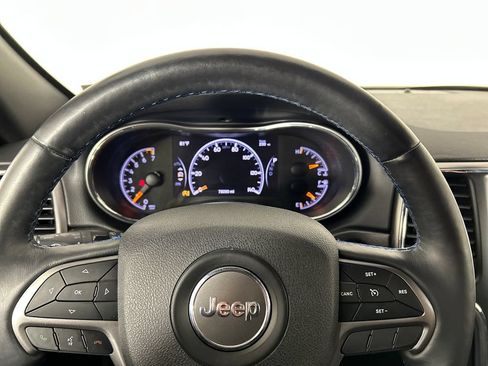 Used 2018 Jeep Grand Cherokee Laredo AWD/4WD image 13