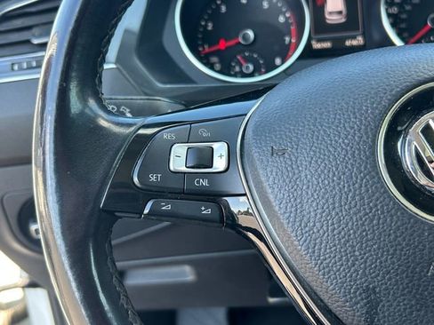 Used 2018 Volkswagen Tiguan SE w/ Panoramic Sunroof Package AWD/4WD image 21