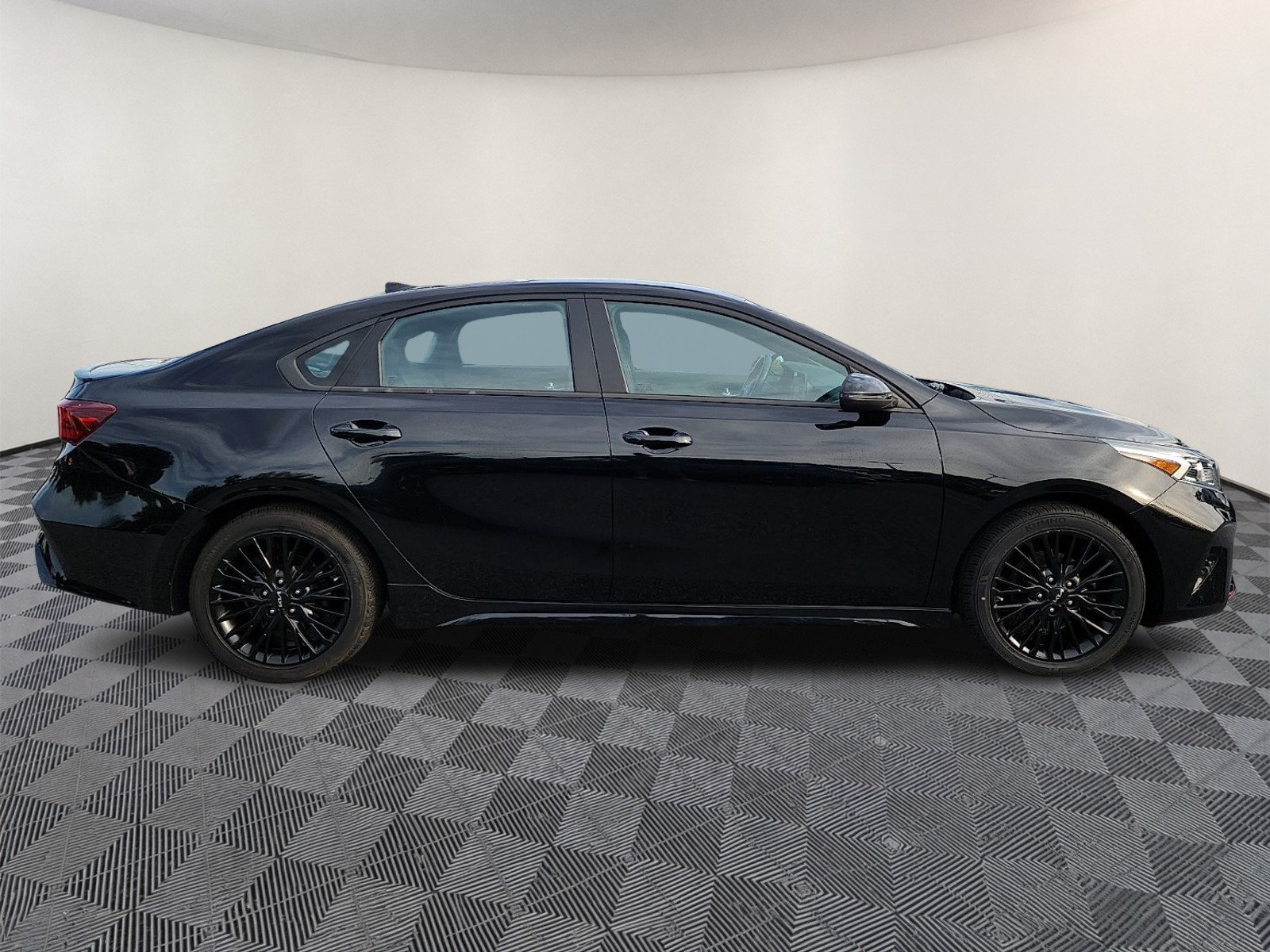 Used 2023 Kia Forte GT-Line w/ GT-Line Technology Package FWD image 7