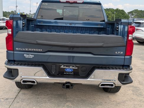 Used 2024 Chevrolet Silverado 1500 LTZ w/ Technology Package image 12