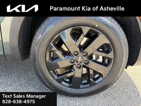 Certified 2023 Kia Sorento S w/ Panoramic Sunroof Package image 30