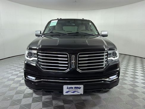 Used 2016 Lincoln Navigator Select RWD image 6