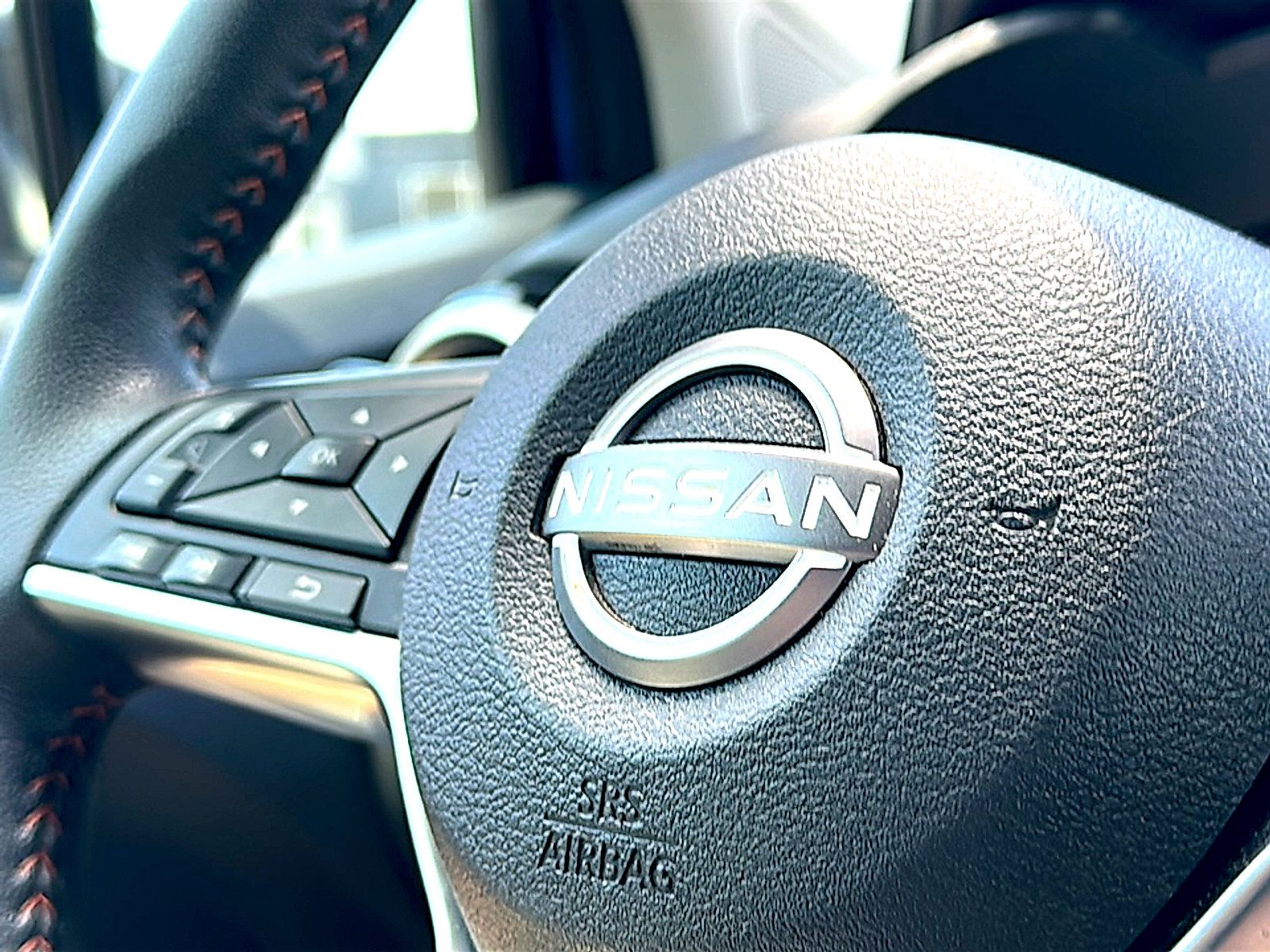 Used 2024 Nissan Versa SR FWD image 29