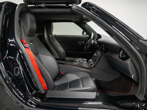 Used 2014 Mercedes-Benz SLS AMG GT Coupe image 19