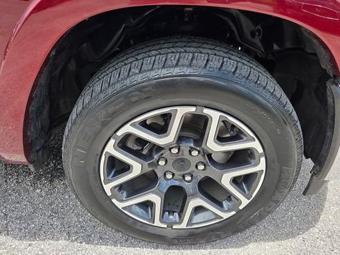Used 2026 RAM 1500 Laramie AWD/4WD image 9