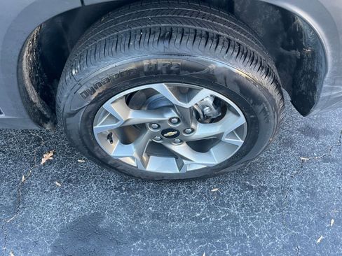 Used 2025 Chevrolet Trax LT image 23