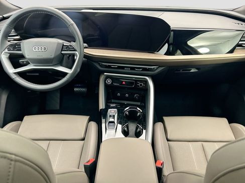 Used 2025 Audi Q5 Premium Plus w/ Premium Plus image 14