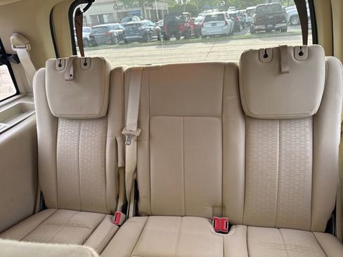 Used 2016 Ford Expedition XLT image 11