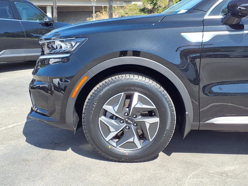 Certified 2023 Kia Sorento EX FWD image 13