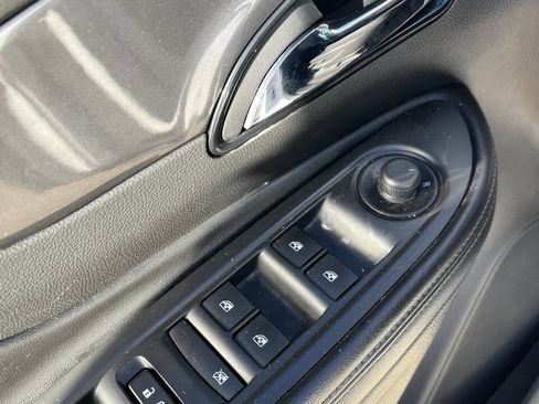 Used 2019 Buick Encore Sport Touring AWD/4WD image 9