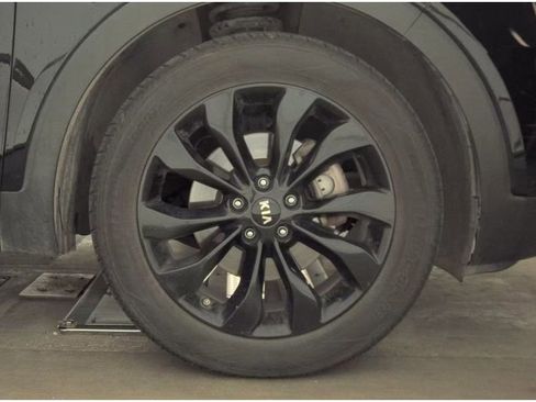 Used 2020 Kia Sorento S image 13