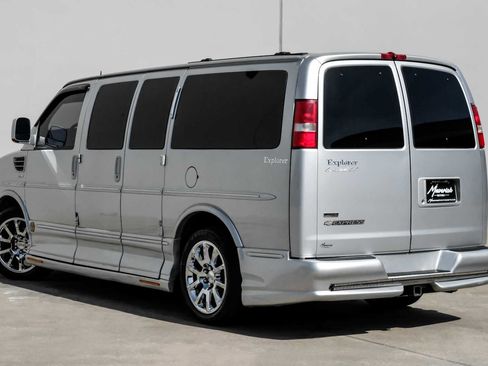 Used 2011 Chevrolet Express 1500 image 11