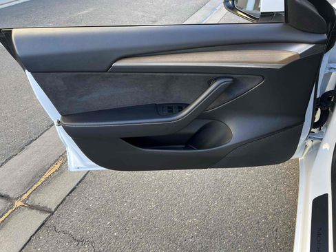 Used 2021 Tesla Model 3 Standard Range Plus image 61