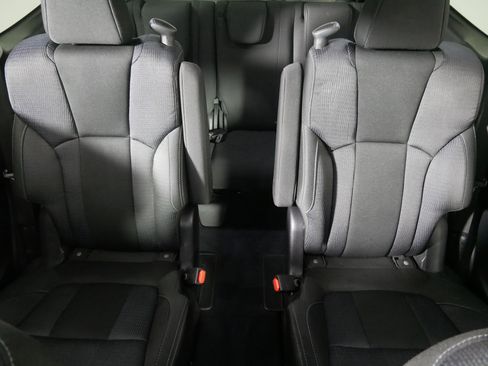 Used 2021 Subaru Ascent Premium w/ Convenience Package image 13