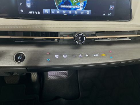 Used 2023 Nissan Ariya FWD image 24