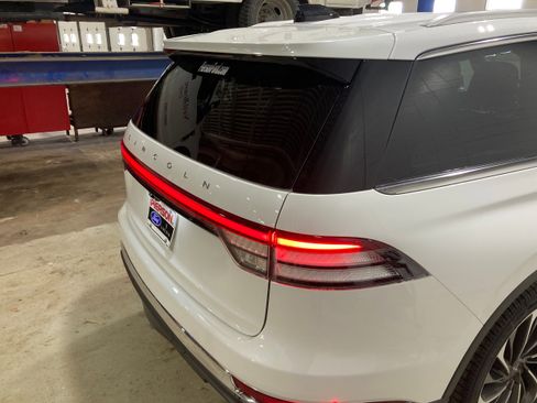 Used 2026 Lincoln Aviator Reserve AWD/4WD image 11
