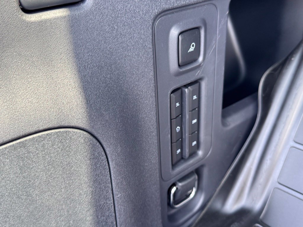Used 2025 Ford Expedition Platinum w/ Platinum Ultimate Package AWD/4WD image 47
