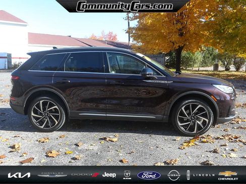 Certified 2023 Lincoln Corsair Reserve w/ Equipment Group 201A image 8