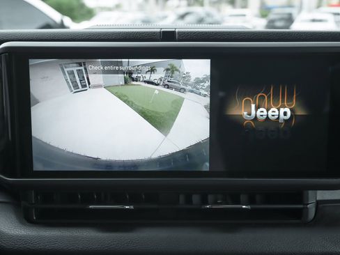 Used 2024 Jeep Wrangler Willys image 15