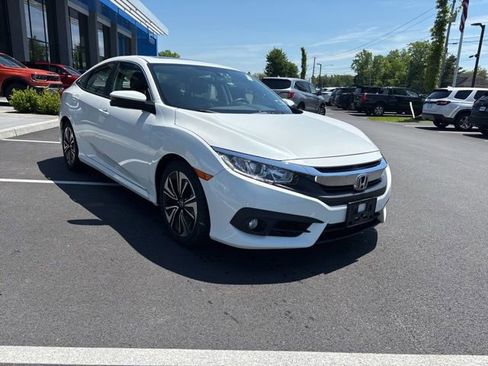 Used 2018 Honda Civic EX-T image 4