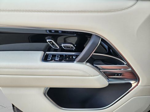 New 2026 Land Rover Range Rover Long Wheelbase SE image 22