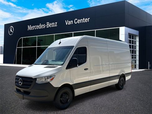 New 2025 Mercedes-Benz Sprinter 2500 image 13