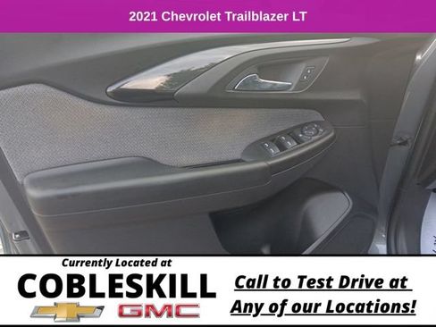 Used 2021 Chevrolet TrailBlazer LT w/ Convenience Package AWD/4WD image 16