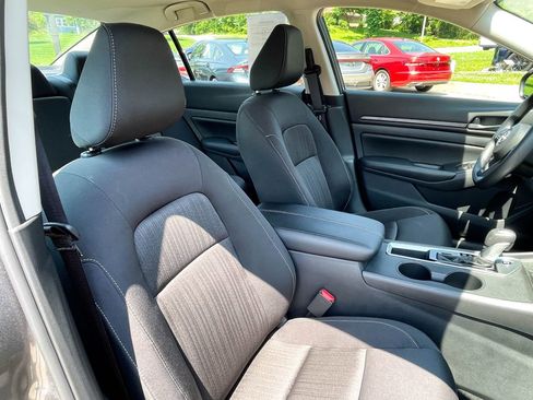 Used 2025 Nissan Altima 2.5 S image 10