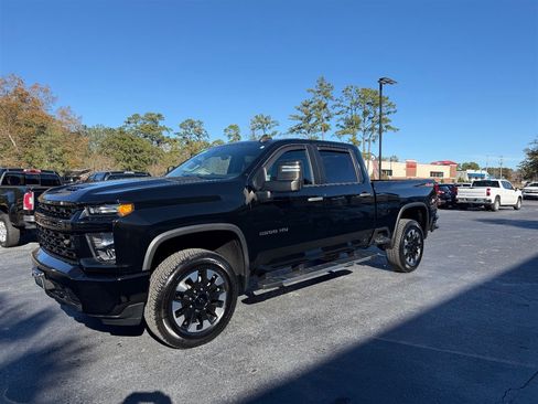 Used 2020 Chevrolet Silverado 2500 Custom w/ Custom Value Package image 6