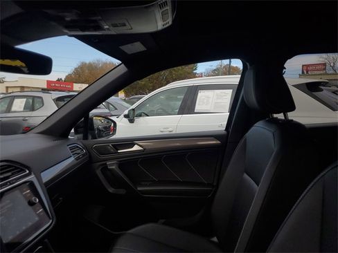 Certified 2024 Volkswagen Tiguan SE R-Line image 17